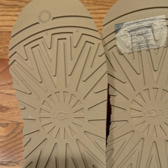 UGG Tazz Platform Brand New - Picture 3 of 6
